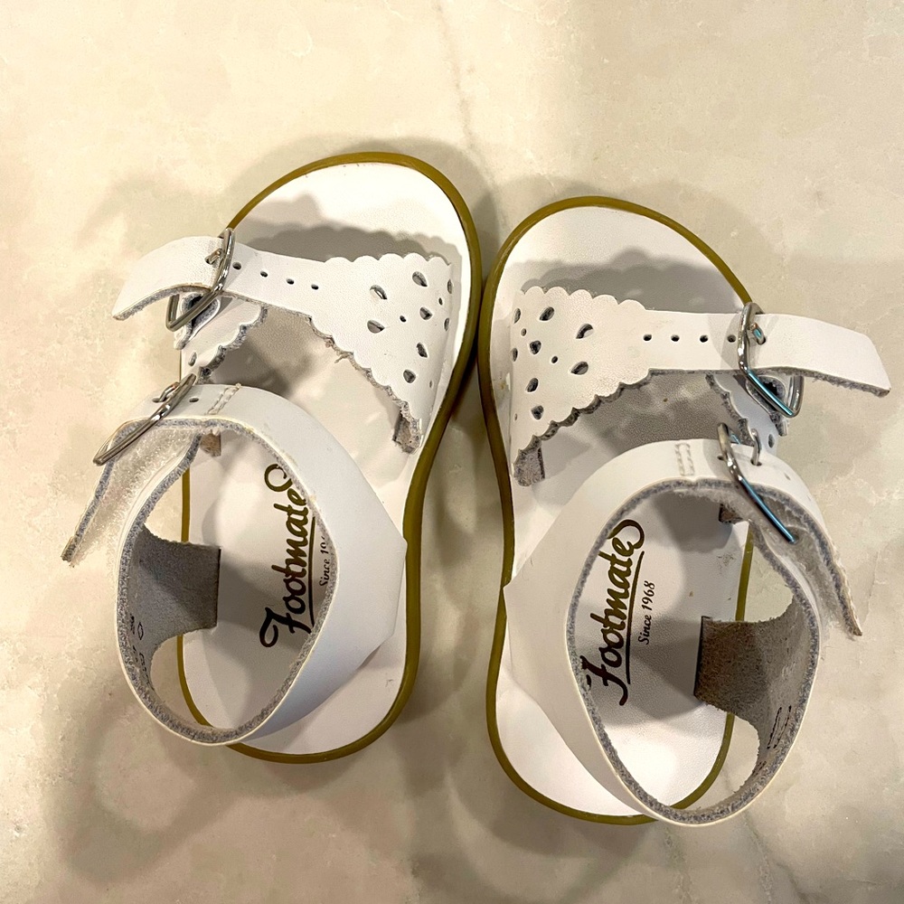 Footmates Size 4 Ariel like new